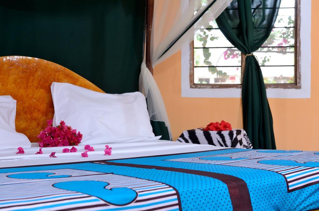 Kaure Sand Beach Lodge Uroa Habitación foto